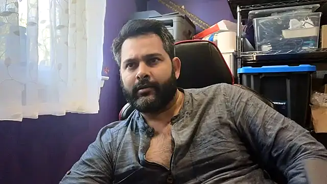 Snapshot of Sakhtlaundaz chatting on November 4, 2025, 6:07 pm Sakhtlaundaz online show from November 4, 2025, 6:07 pm