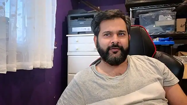 Snapshot of Sakhtlaundaz chatting on November 28, 2025, 9:28 pm Sakhtlaundaz online show from November 28, 2025, 9:28 pm