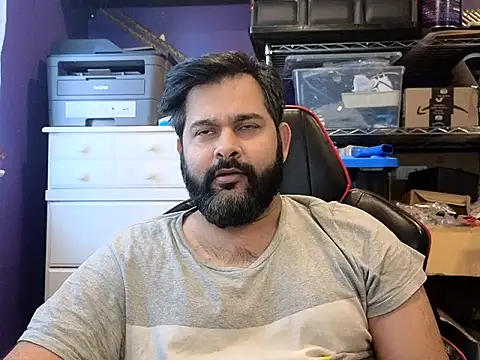 Snapshot of Sakhtlaundaz chatting on December 1, 2025, 1:49 pm Sakhtlaundaz online show from December 1, 2025, 1:49 pm