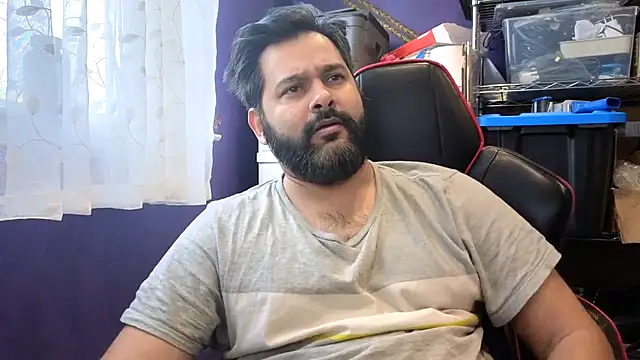 Snapshot of Sakhtlaundaz chatting on December 2, 2025, 3:07 pm Sakhtlaundaz online show from December 2, 2025, 3:07 pm