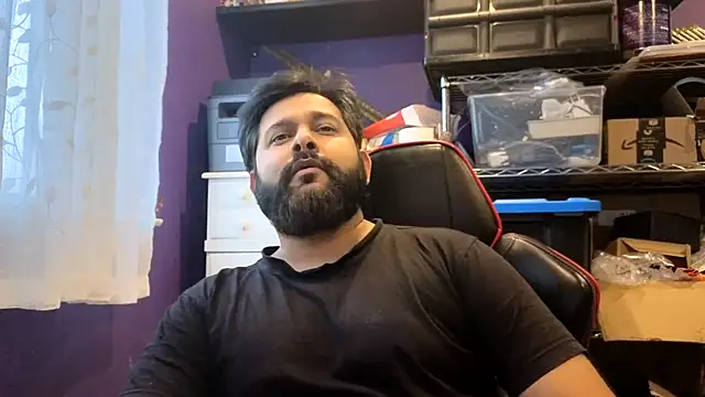 Snapshot of Sakhtlaundaz chatting on December 14, 2025, 8:46 pm Sakhtlaundaz online show from December 14, 2025, 8:46 pm