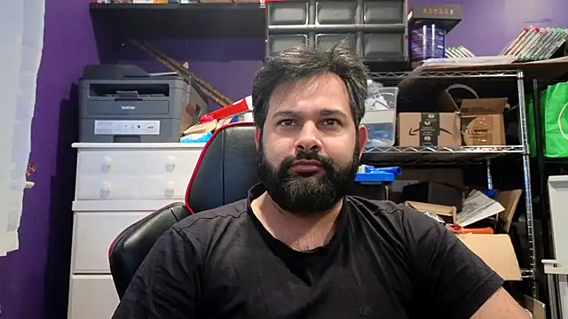 Snapshot of Sakhtlaundaz chatting on December 15, 2025, 1:04 pm Sakhtlaundaz online show from December 15, 2025, 1:04 pm