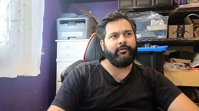 Snapshot of Sakhtlaundaz chatting on December 18, 2025, 3:07 pm Sakhtlaundaz online show from December 18, 2025, 3:07 pm