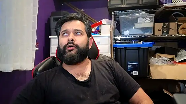 Snapshot of Sakhtlaundaz chatting on December 19, 2025, 9:44 pm Sakhtlaundaz online show from December 19, 2025, 9:44 pm