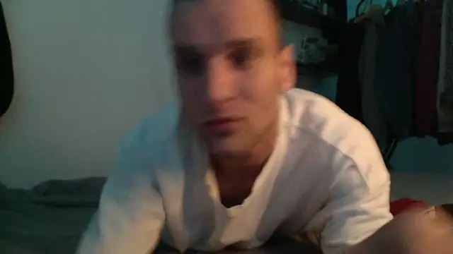 ETHAN MOORE online show from June 5, 2026, 1:45 am