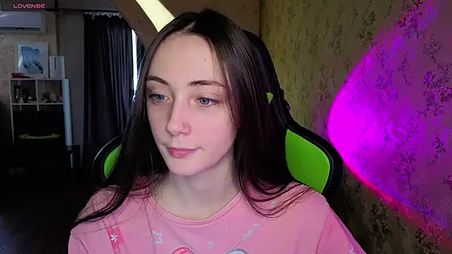 Lexi Split online show from November 15, 2025, 6:11 am