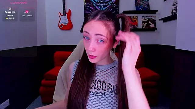 Snapshot of Lexi_Split chatting on June 24, 2026, 2:43 am Lexi Split online show from June 24, 2026, 2:43 am