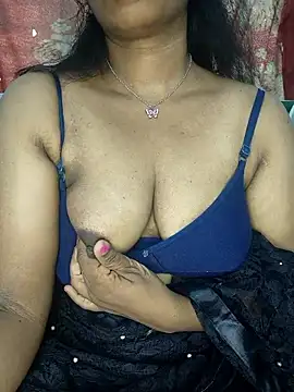 Snapshot of Malluivaniya chatting on October 13, 2025, 6:46 am Malluivaniya online show from October 13, 2025, 6:46 am