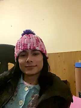 Snapshot of calliemaggotbone chatting on January 7, 2026, 6:32 pm calliemaggotbone online show from January 7, 2026, 6:32 pm