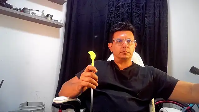 Snapshot of pedropicapi chatting on April 24, 2026, 3:42 am pedropicapi online show from April 24, 2026, 3:42 am