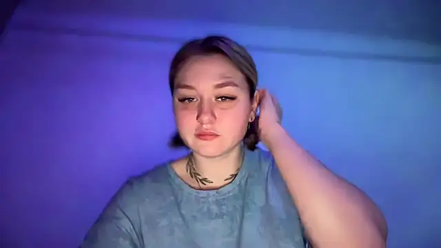 Snapshot of Isabel-Bailey chatting on October 21, 2025, 9:04 pm Isabel-Bailey online show from October 21, 2025, 9:04 pm