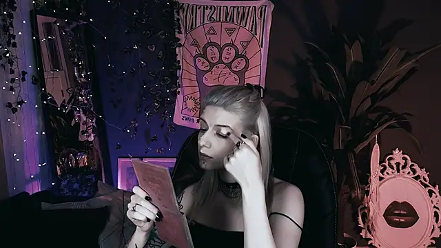 Snapshot of Noah_ElmerX chatting on December 21, 2025, 9:22 pm Noah ElmerX online show from December 21, 2025, 9:22 pm