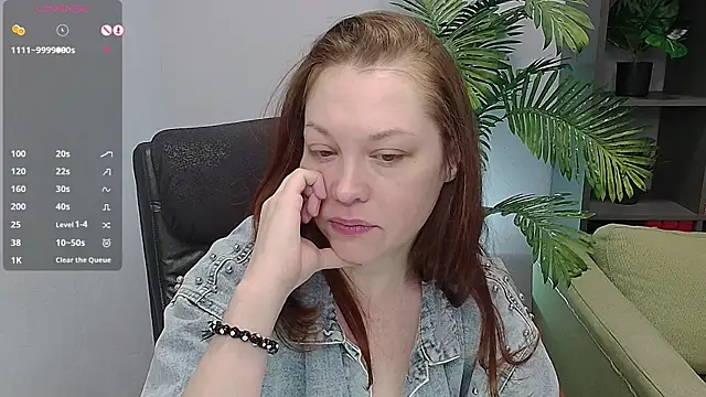 CutieGinger online show from November 7, 2025, 3:23 pm