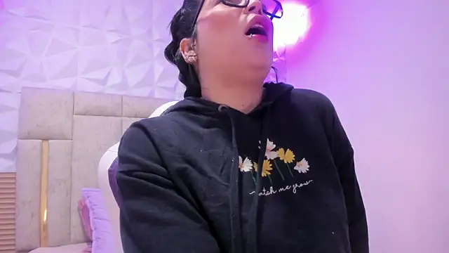 PauletteJ online show from February 25, 2026, 12:04 pm