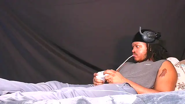 Snapshot of Carolinayoungin chatting on April 12, 2026, 5:18 pm Carolinayoungin online show from April 12, 2026, 5:18 pm