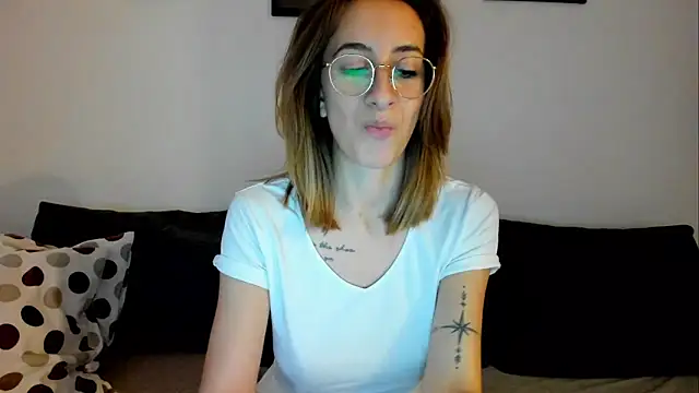 Snapshot of DesireMore90 chatting on December 17, 2024, 1:38 pm DesireMore90 online show from December 17, 2024, 1:38 pm