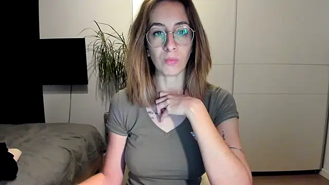 Snapshot of DesireMore90 chatting on December 18, 2024, 7:30 pm DesireMore90 online show from December 18, 2024, 7:30 pm