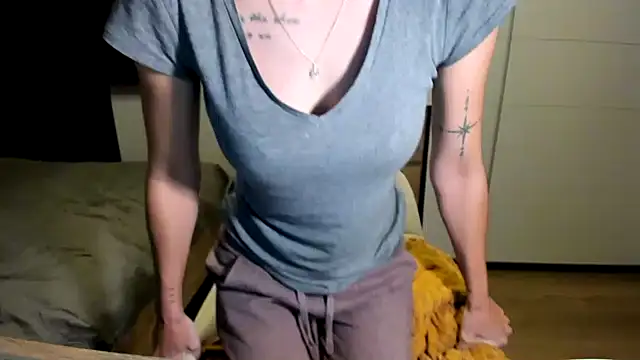 Snapshot of DesireMore90 chatting on December 27, 2024, 7:57 pm DesireMore90 online show from December 27, 2024, 7:57 pm