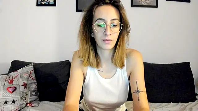 Snapshot of DesireMore90 chatting on January 10, 2025, 11:18 pm DesireMore90 online show from January 10, 2025, 11:18 pm