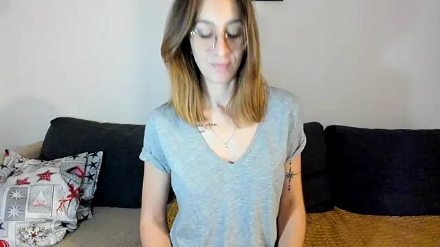 Snapshot of DesireMore90 chatting on February 5, 2025, 7:42 pm DesireMore90 online show from February 5, 2025, 7:42 pm