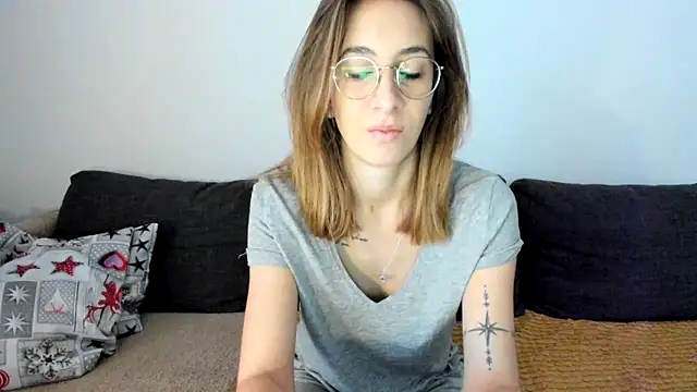 Snapshot of DesireMore90 chatting on February 6, 2025, 8:39 am DesireMore90 online show from February 6, 2025, 8:39 am