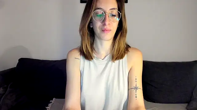 Snapshot of DesireMore90 chatting on February 10, 2025, 9:36 pm DesireMore90 online show from February 10, 2025, 9:36 pm