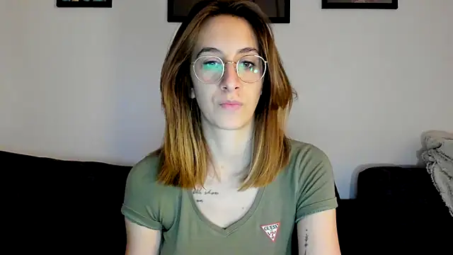 Snapshot of DesireMore90 chatting on February 13, 2025, 8:24 pm DesireMore90 online show from February 13, 2025, 8:24 pm