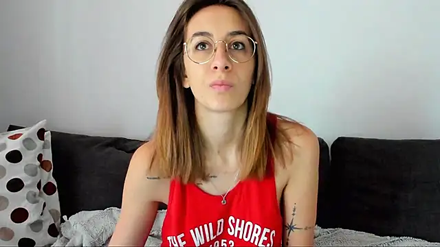 Snapshot of DesireMore90 chatting on March 5, 2025, 8:32 am DesireMore90 online show from March 5, 2025, 8:32 am