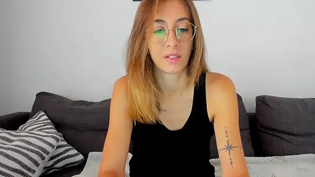 Snapshot of DesireMore90 chatting on September 23, 2025, 7:11 am DesireMore90 online show from September 23, 2025, 7:11 am