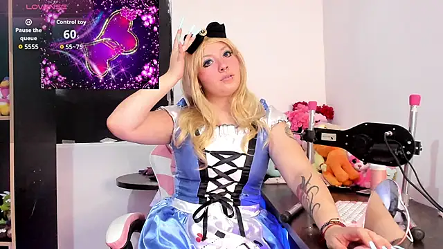 chubby vanniie  online show from October 30, 2025, 5:57 pm