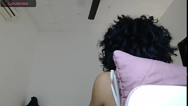 Snapshot of Putaku_San chatting on October 10, 2025, 4:00 am Putaku San online show from October 10, 2025, 4:00 am