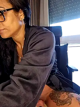 Snapshot of Allana_Squirt chatting on April 12, 2026, 9:36 am Allana Squirt online show from April 12, 2026, 9:36 am