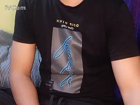 Snapshot of felix_dion chatting on January 5, 2025, 4:14 am felix dion online show from January 5, 2025, 4:14 am