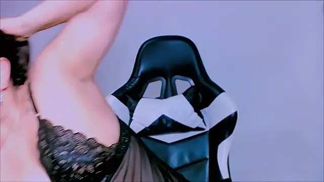 KathieBurning online show from January 22, 2025, 2:56 pm