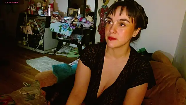 collette beaufoy  online show from October 14, 2025, 3:51 am