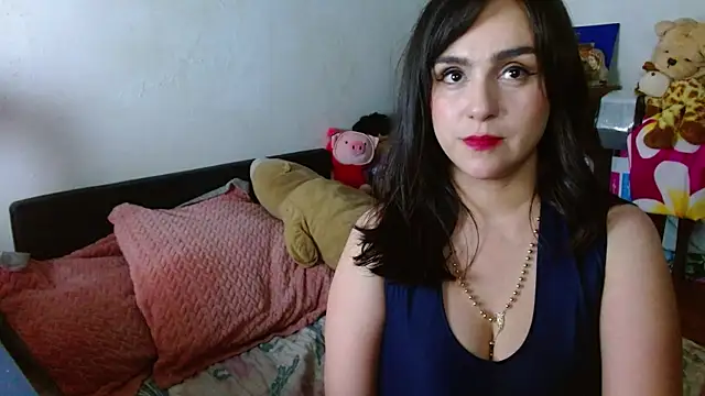 Snapshot of collette_beaufoy_ chatting on April 22, 2026, 5:32 am collette beaufoy online show from April 22, 2026, 5:32 am