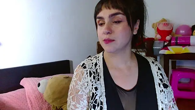 Snapshot of collette_beaufoy_ chatting on May 14, 2026, 2:35 pm collette beaufoy online show from May 14, 2026, 2:35 pm