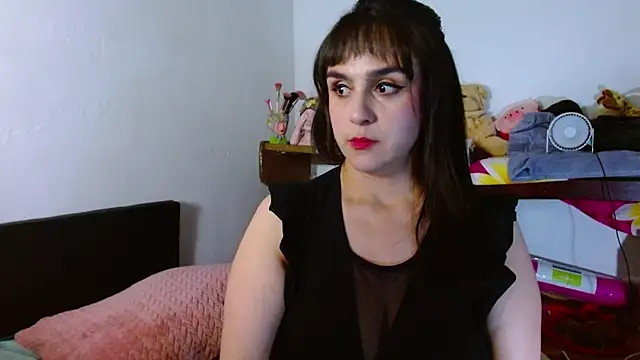 Snapshot of collette_beaufoy_ chatting on June 1, 2026, 6:37 am collette beaufoy online show from June 1, 2026, 6:37 am