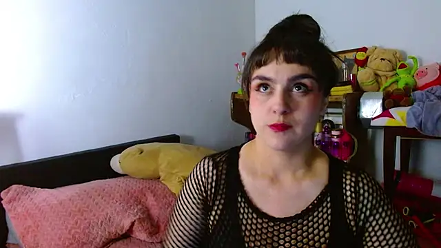 Snapshot of collette_beaufoy_ chatting on June 3, 2026, 2:36 am collette beaufoy online show from June 3, 2026, 2:36 am