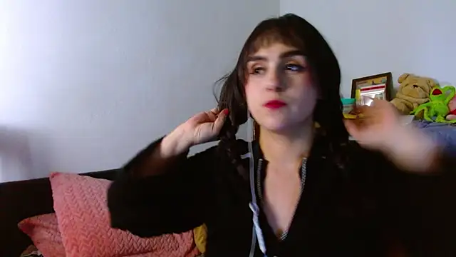 Snapshot of collette_beaufoy_ chatting on June 14, 2026, 7:10 am collette beaufoy online show from June 14, 2026, 7:10 am