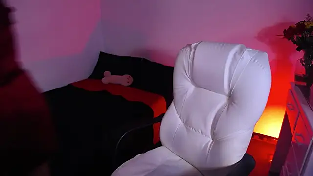 Snapshot of bad_scarlett1 chatting on October 10, 2025, 10:20 pm bad scarlett1 online show from October 10, 2025, 10:20 pm