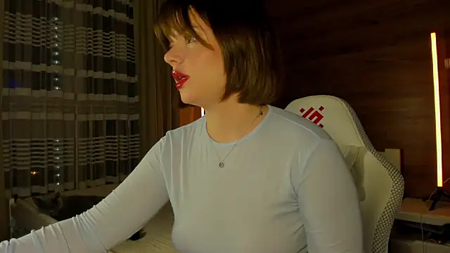 Snapshot of Elizabeth_Hottie_ chatting on May 18, 2026, 11:21 pm Elizabeth Hottie online show from May 18, 2026, 11:21 pm