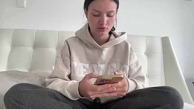 Snapshot of mariemelissah chatting on December 15, 2025, 8:18 am mariemelissah online show from December 15, 2025, 8:18 am