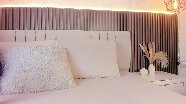 Snapshot of SHANONCLARK chatting on November 1, 2025, 6:21 pm SHANONCLARK online show from November 1, 2025, 6:21 pm