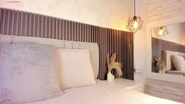 Snapshot of SHANONCLARK chatting on November 23, 2025, 11:10 am SHANONCLARK online show from November 23, 2025, 11:10 am