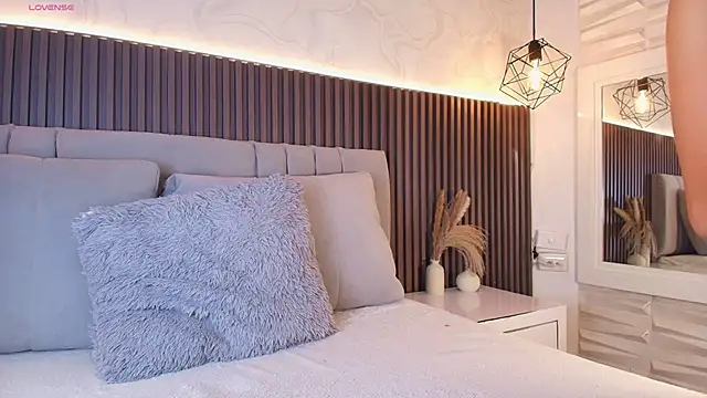 Snapshot of SHANONCLARK chatting on November 30, 2025, 11:14 am SHANONCLARK online show from November 30, 2025, 11:14 am