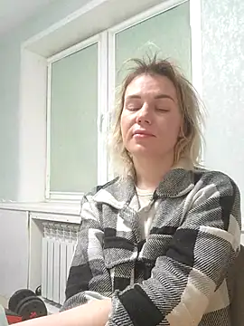 Snapshot of Linda_Gregory chatting on February 24, 2025, 12:41 am Linda Gregory online show from February 24, 2025, 12:41 am