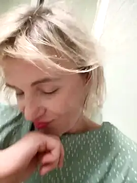 Snapshot of Linda_Gregory chatting on September 9, 2025, 1:27 am Linda Gregory online show from September 9, 2025, 1:27 am