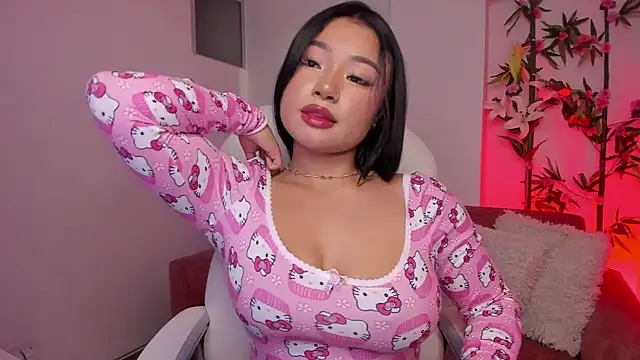 Snapshot of Lulu_Sakura_ chatting on January 5, 2025, 1:56 am Lulu Sakura online show from January 5, 2025, 1:56 am