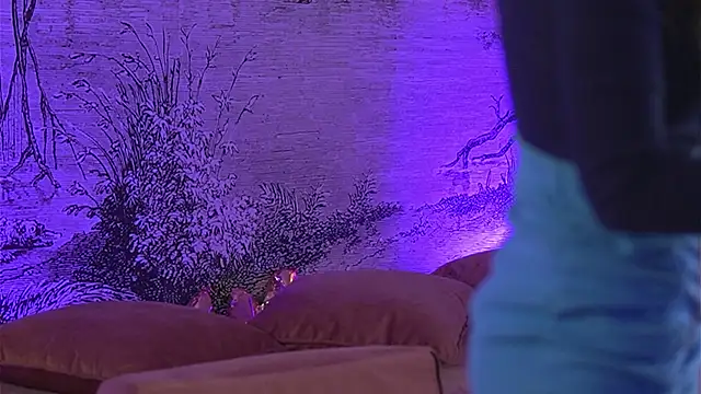 Snapshot of YamiraKim chatting on December 1, 2025, 6:57 pm YamiraKim online show from December 1, 2025, 6:57 pm